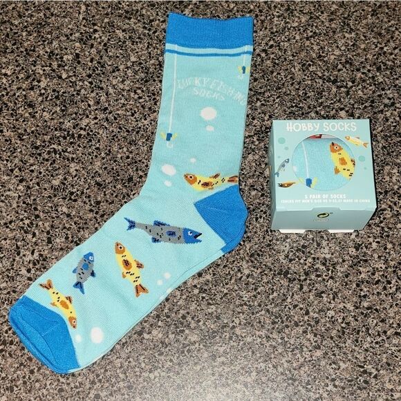 New Fun Hobby Socks My Luck Fishing 🎣 Fish Socks 2 Pair Boxed Individual Bundle - Picture 1 of 4